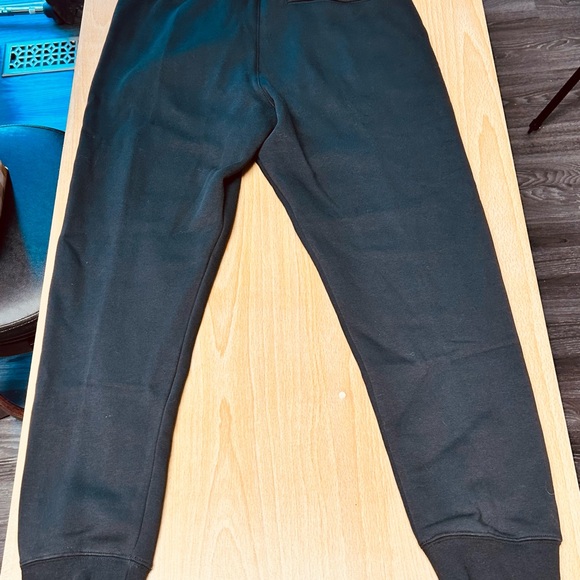 Nike Men’s Black Tapered Sweatpants - Picture 2 of 4